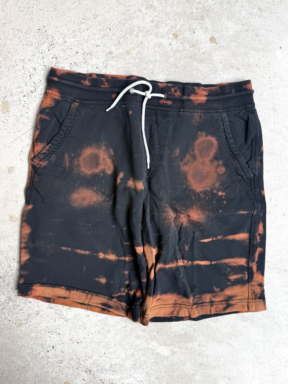 No Boundaries Men’s Bleached Tie Dye Cotton Sweat Shorts M